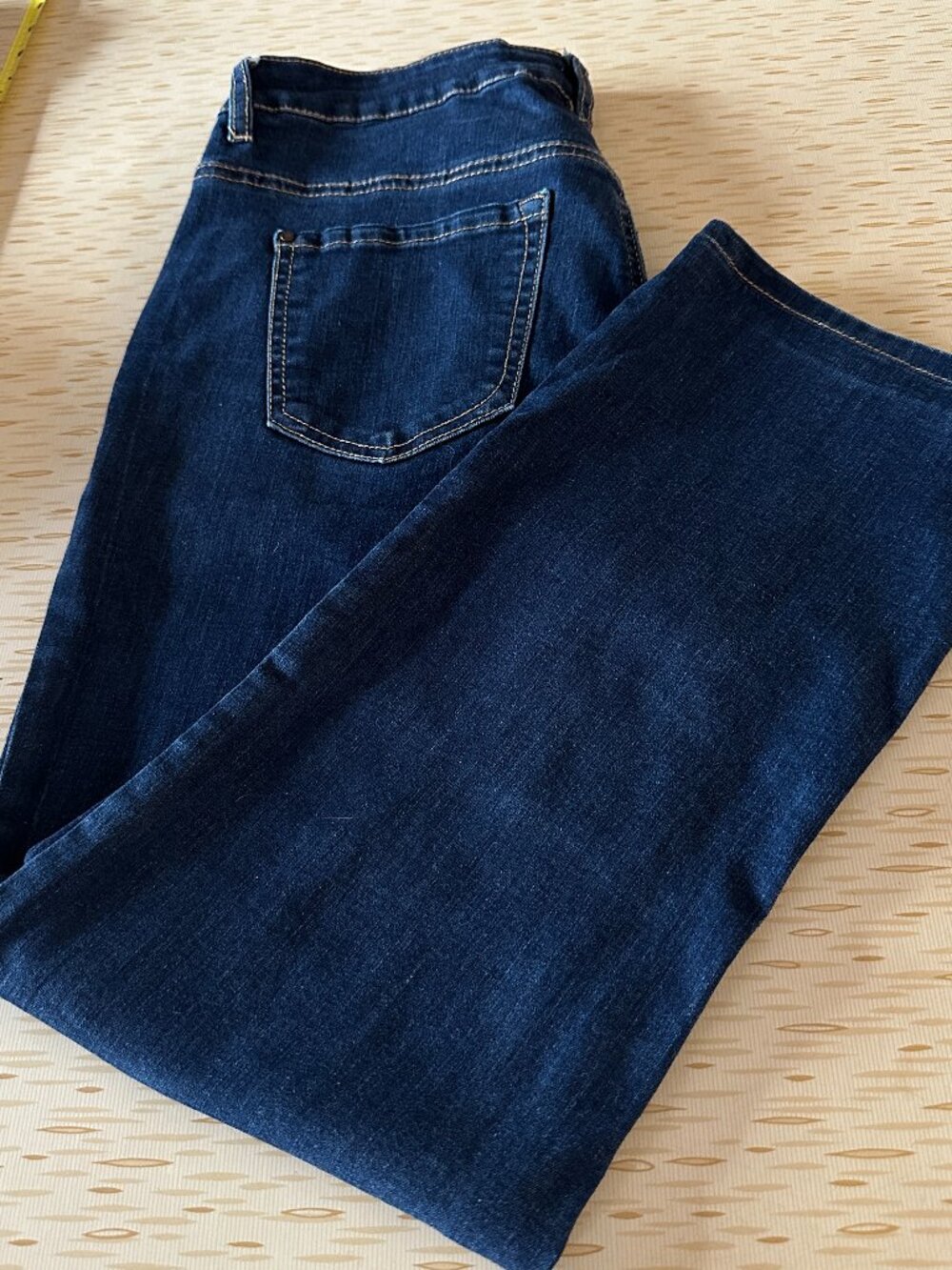 Santana Women's Demin Jeans Size 8 NWOT